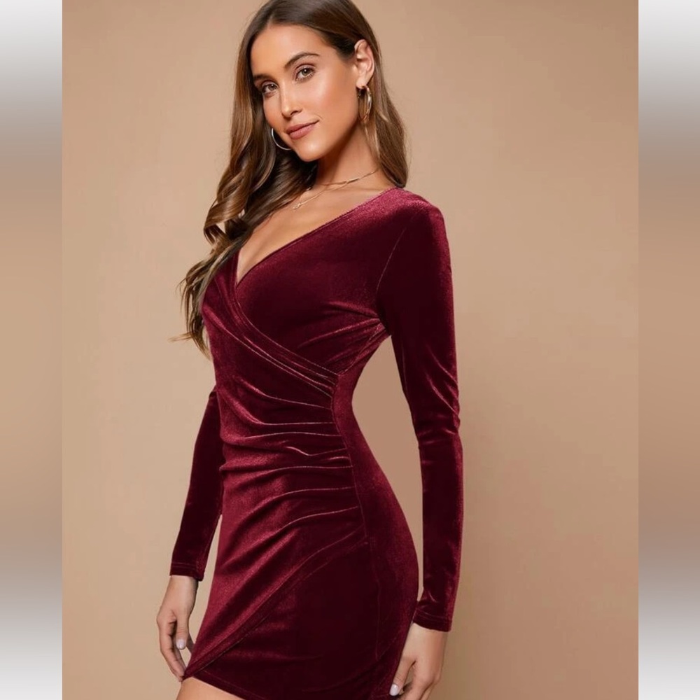ALEX MARIE NWT NIKKI V-Neck Long Sleeve Velvet Ruched Faux Wrap Dress, 6